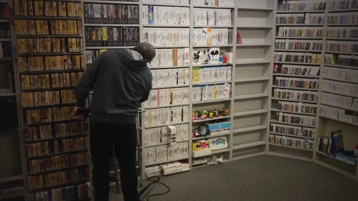 Cohen's eBay Auction Sparks Vault Relics Controversy