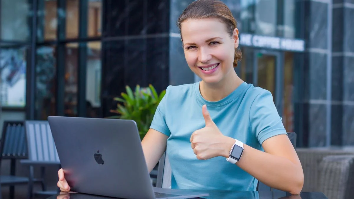 The MacBook Air: A Love Story in 15 Inches