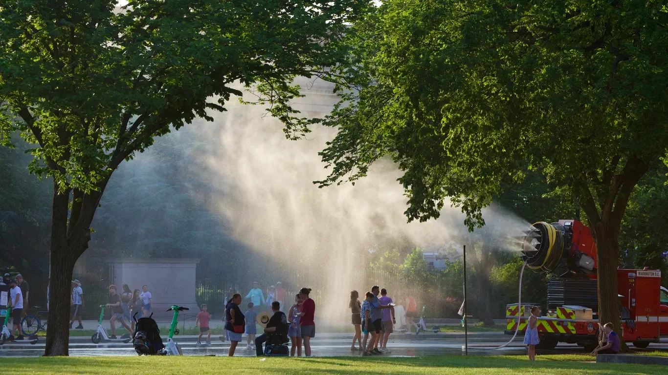 U.S. heat wave turns deadly as death toll climbs to at least 24