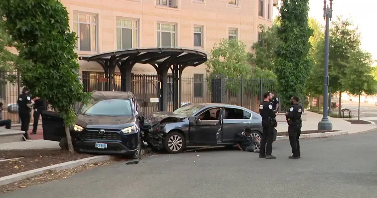 DC Park Police chase ends in deadly crash; moped rider killed, 3 suspects arrested