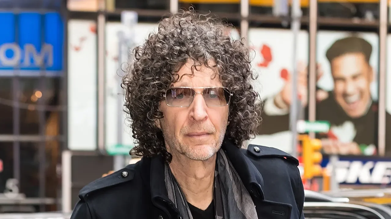 "Howard Stern Endorses Jon Stewart for President"