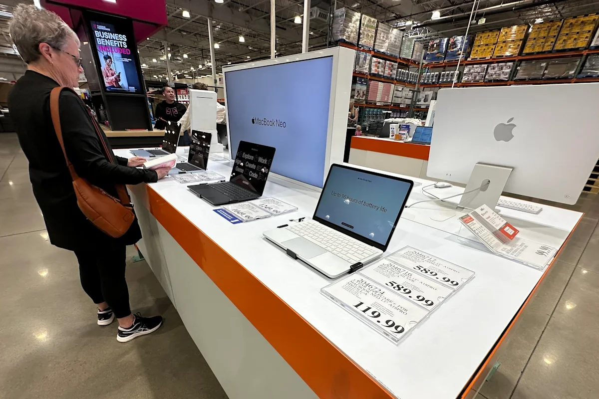 AI data-center boom fuels inflation risk as gadget prices rise