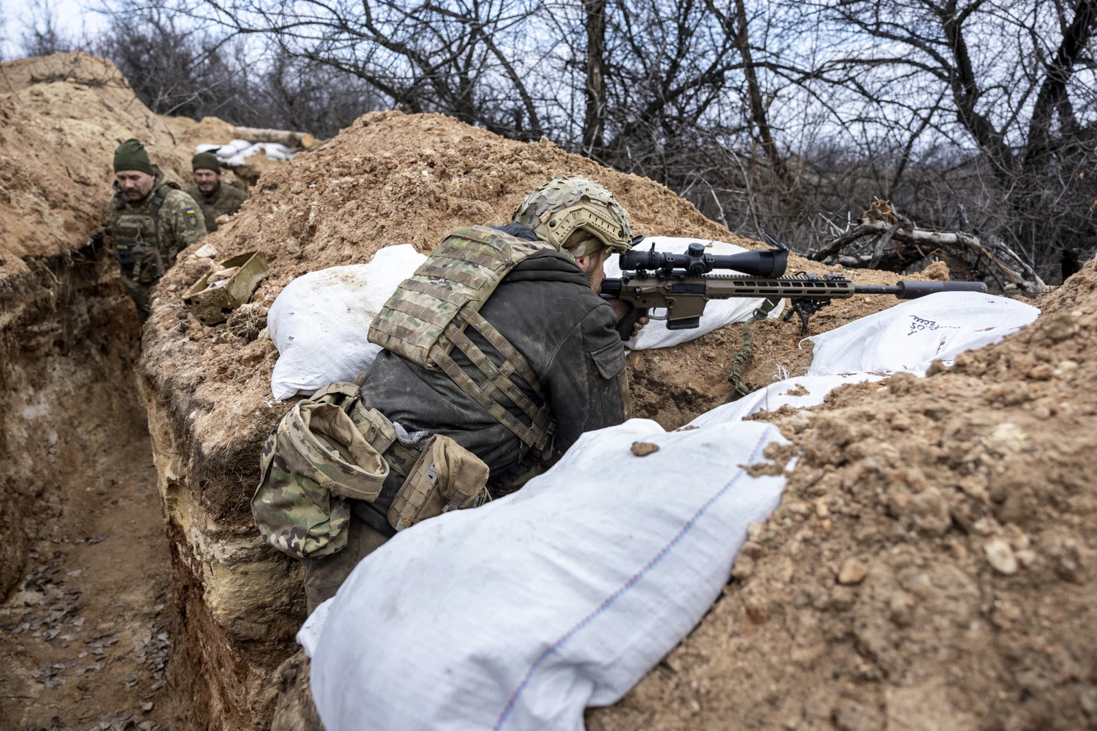 Russian-backed Wagner forces make gains in Bakhmut despite weakening offensive.