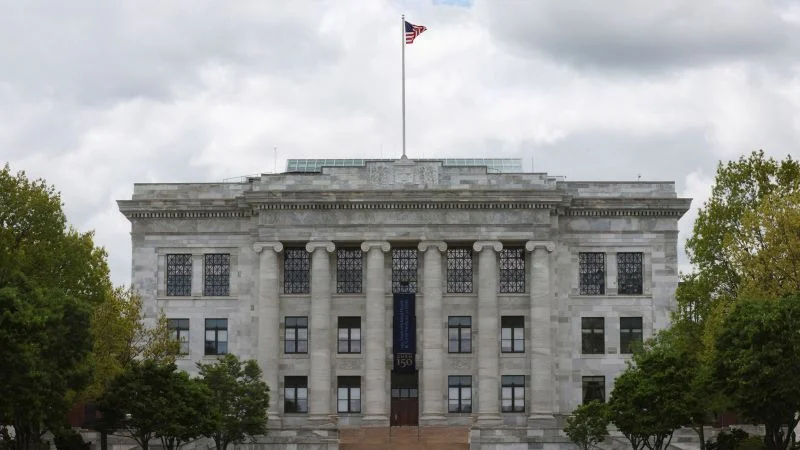 Harvard faces class action lawsuit over morgue scandal and stolen body parts.