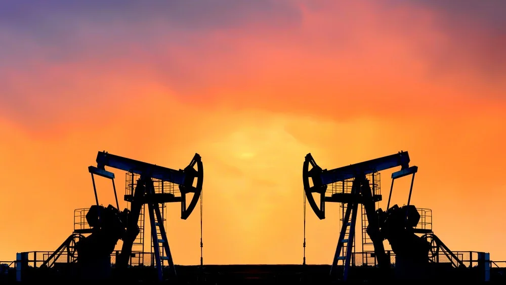 Iran Shadow Creates Price Paradox: Oil Could Slip Below $40