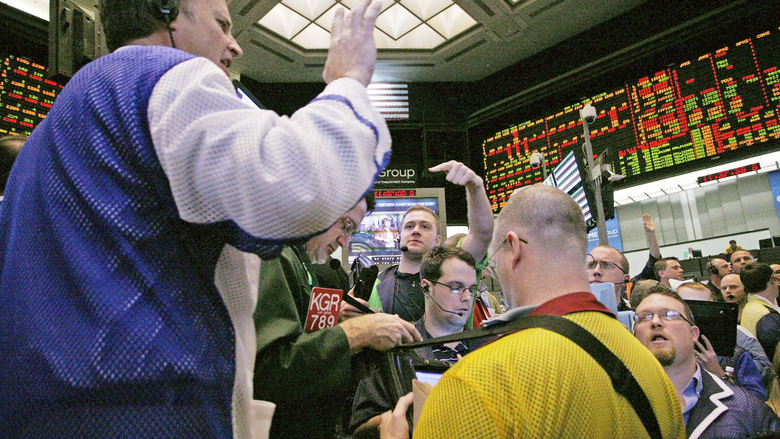 Investors React to Economic Data with Treasury Yield Fluctuations