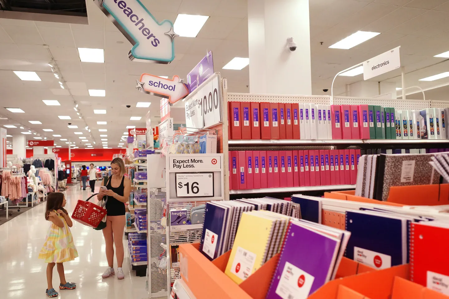 Tariffs Push Back-to-School Costs Near $100 Per Child