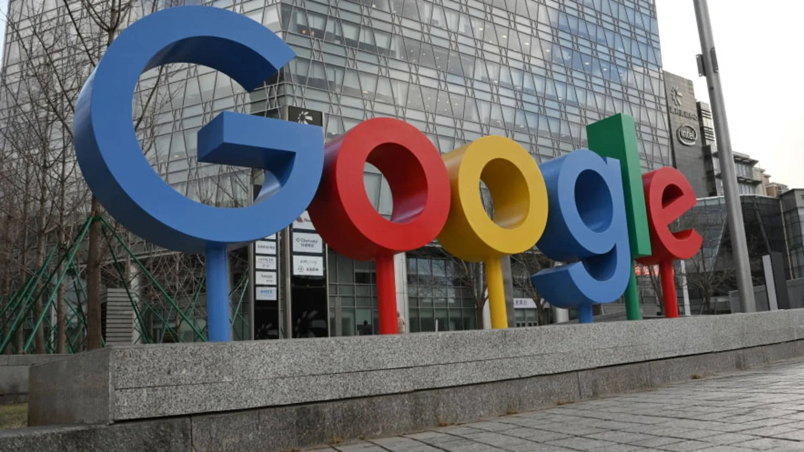 Google's Antitrust Victory Boosts Alphabet Stock and Benefits Apple