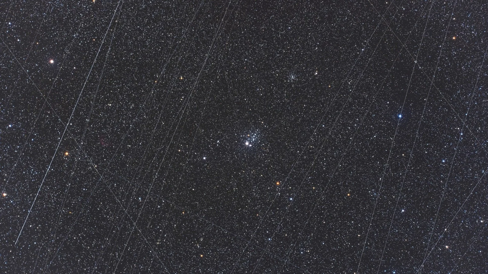 Private Space Mirrors Could Redraw the Night Sky, Law Can't Catch Up