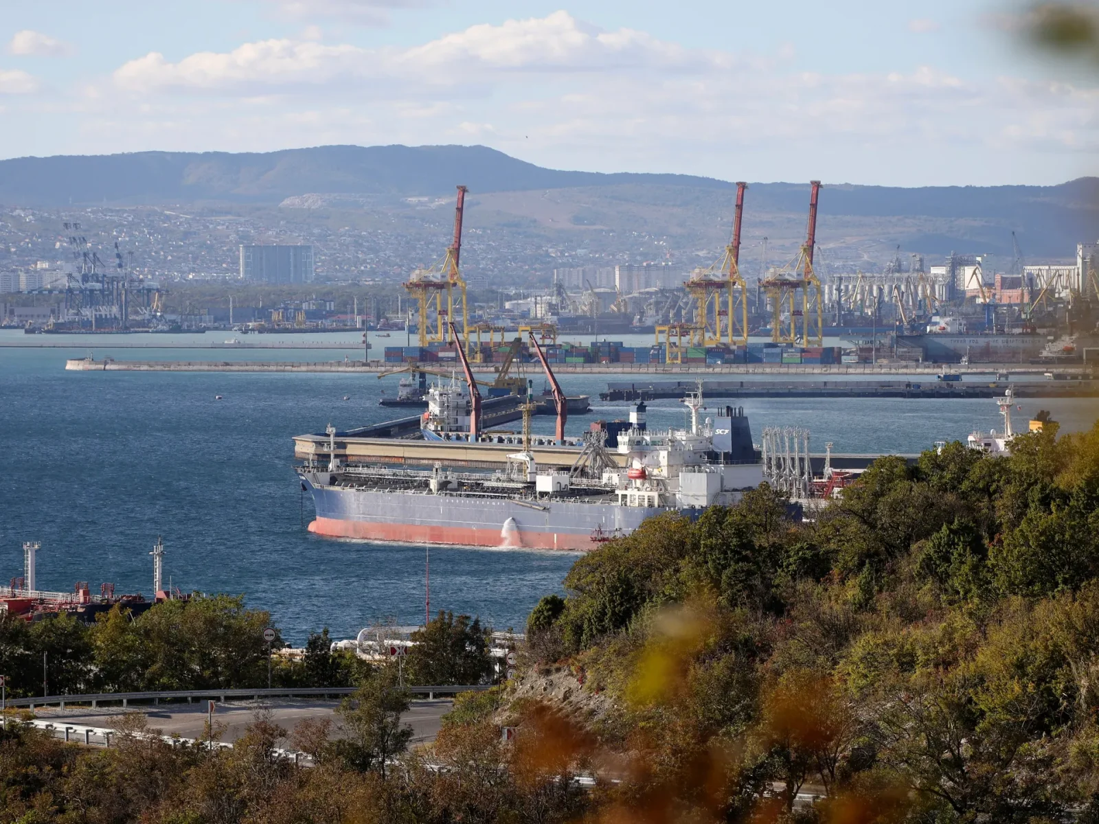 India and China defy West's oil price cap with Russian imports