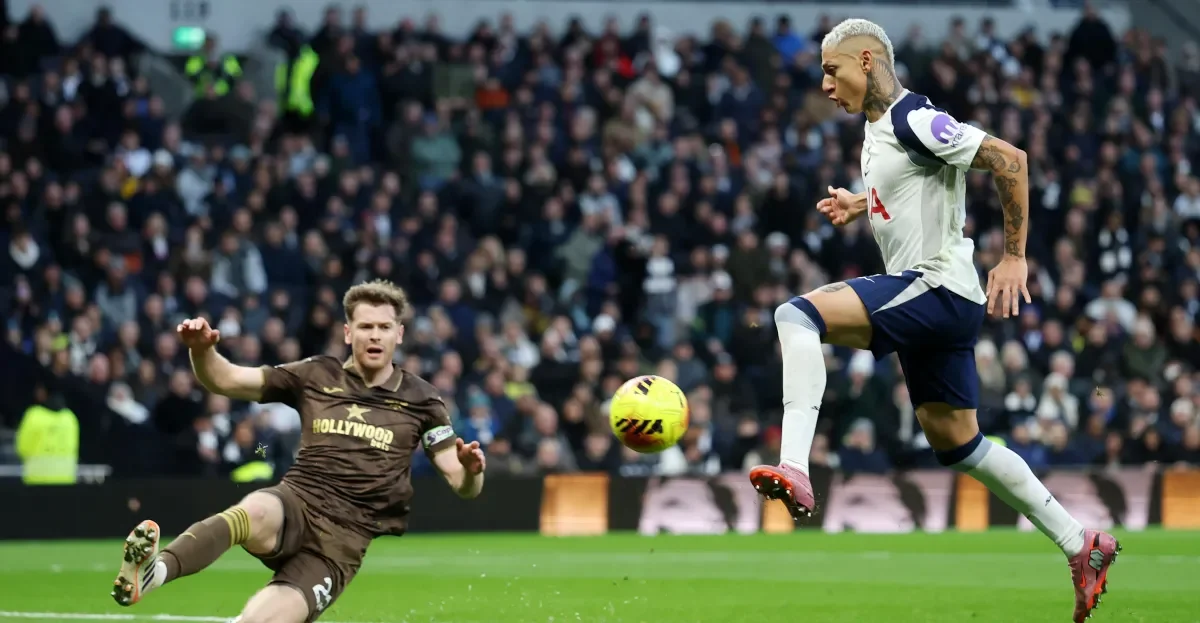New-look Spurs seek early impact in Brentford opener