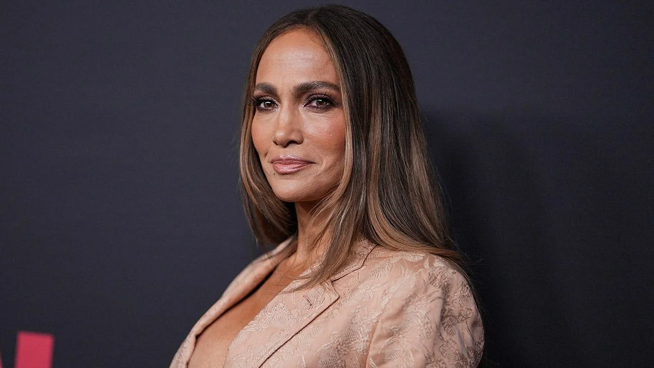 Lopez: The sexiest thing a man can do isn’t wealth—it's everyday kindness