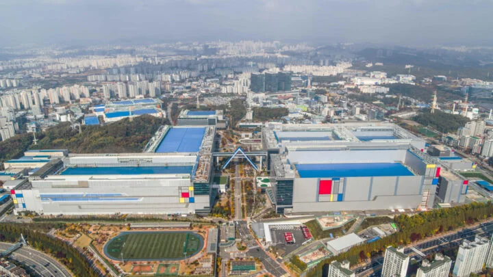Samsung Generates $2.2 Billion through ASML Share Sale for Chip Investment