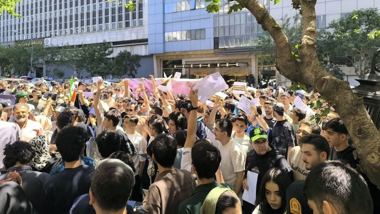 Iranian student protests surge over university rules as crackdown widens