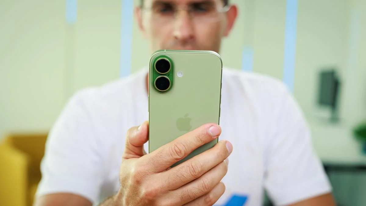 Vanilla iPhone 18 Delayed to 2027 as Pro Lineup Takes Center Stage