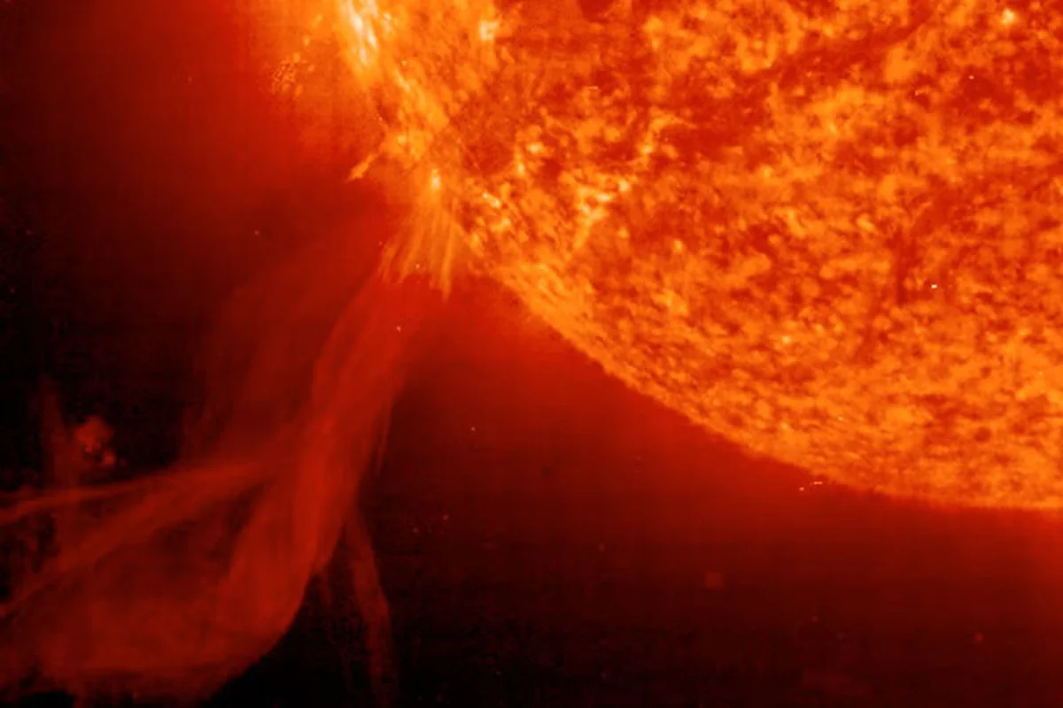 Sun unleashes massive flare as Earth faces CME and potential Northern Lights displays