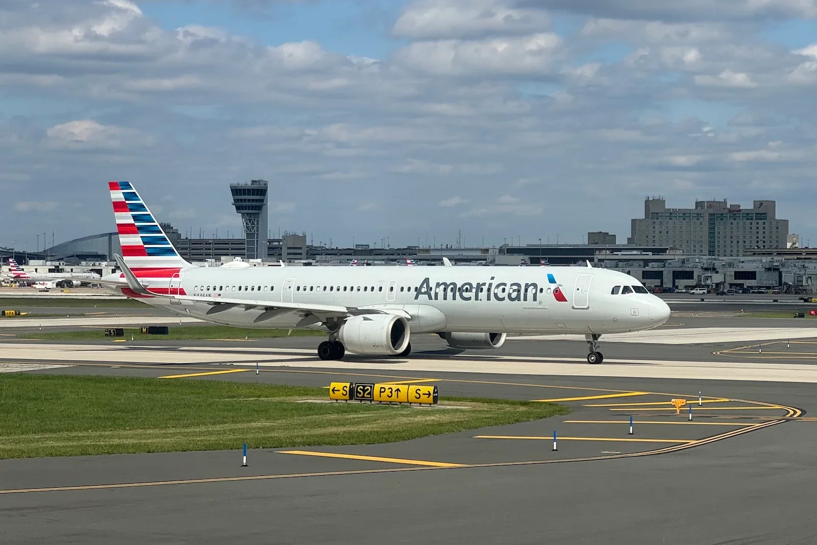 American Airlines to bring Starlink-powered Wi‑Fi to hundreds of planes by 2027