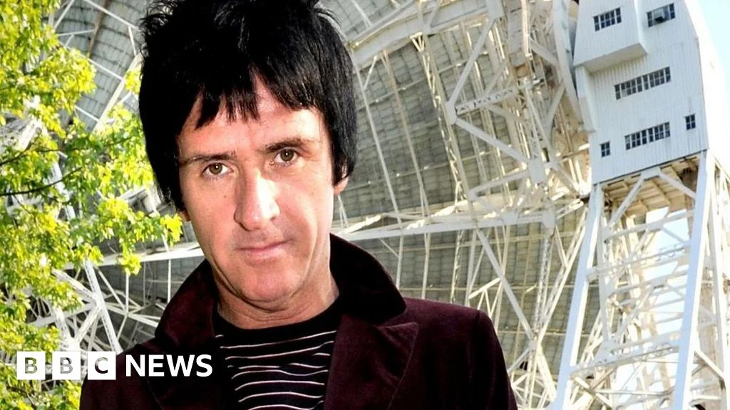 Stars and scientists urge government to rescue Jodrell Bank funding