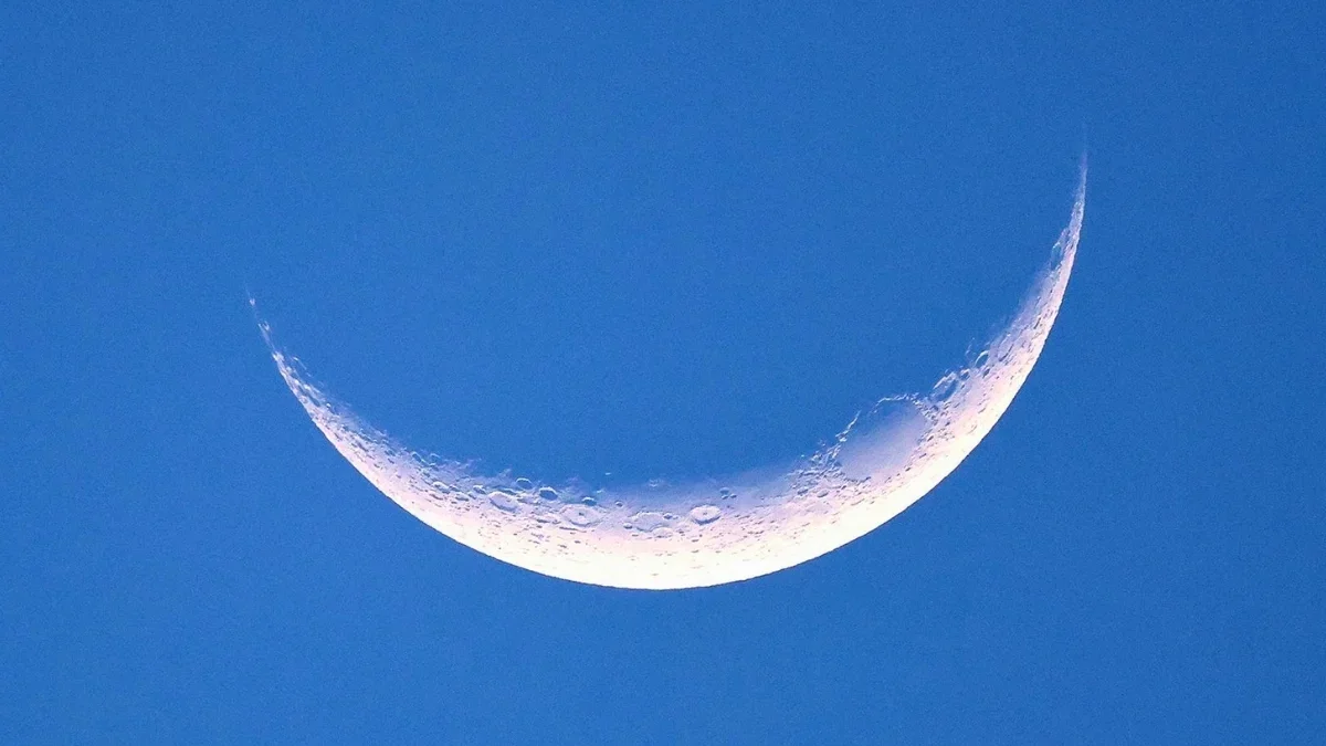 Daylight Moon Occults Venus in Rare 2026 Sky Show