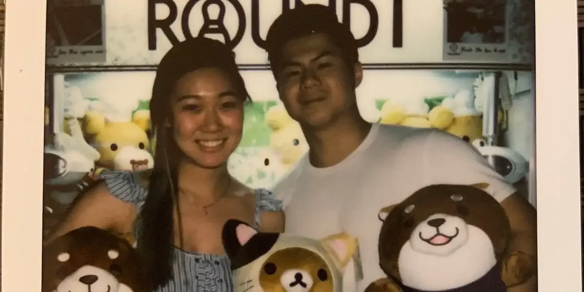 Woman's Phone Screen Joke Sparks Concerns About Boyfriend's Loyalty