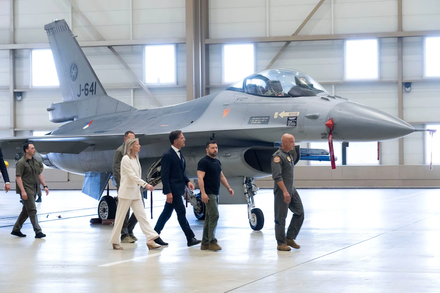 "Ukraine's F-16 Training Partnership with U.S. Boosts Defense Capabilities"