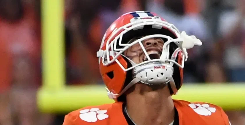 Falcons land Avieon Terrell, pairing the Terrell brothers in Atlanta's secondary