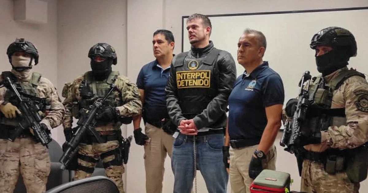 Joran van der Sloot pleads not guilty to extortion and wire fraud charges in Natalee Holloway case.
