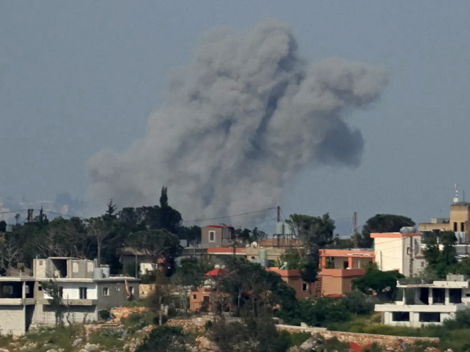 Israel expands evacuation orders as Lebanon border clashes persist