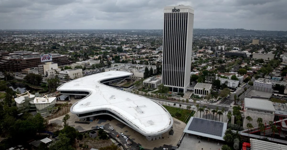 LACMA’s David Geffen Galleries Turn Museums Into Moving Landscapes