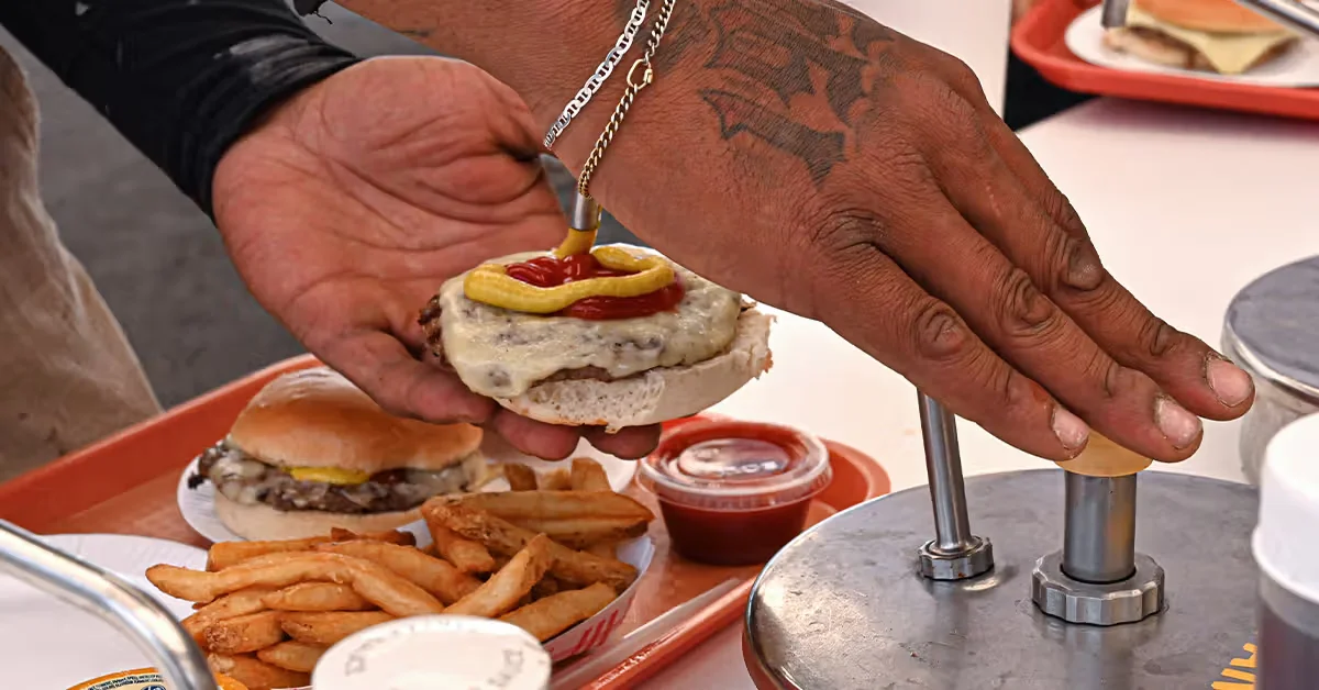 Ultra-processed foods linked to fatty thigh muscles in people at risk for knee OA