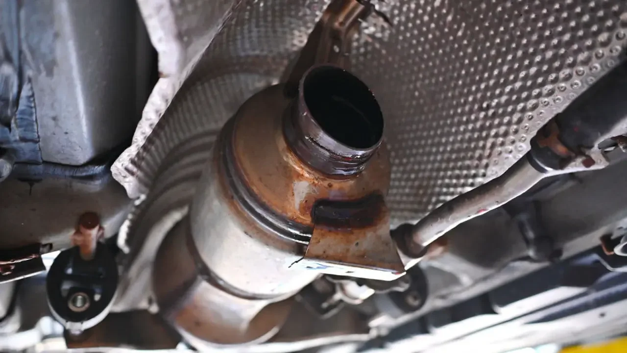 Catalytic converter thief fatally stabbed by homeowner in California.