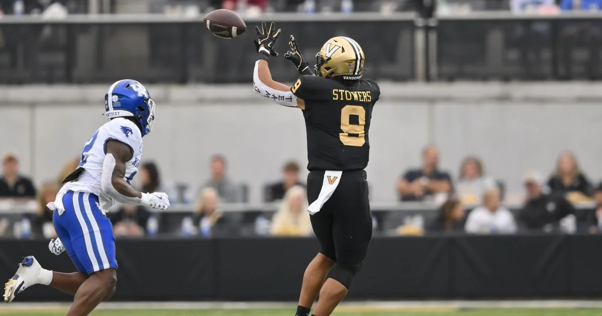 Eagles upgrade TE, OT on Day 2 and land Greenard in trade