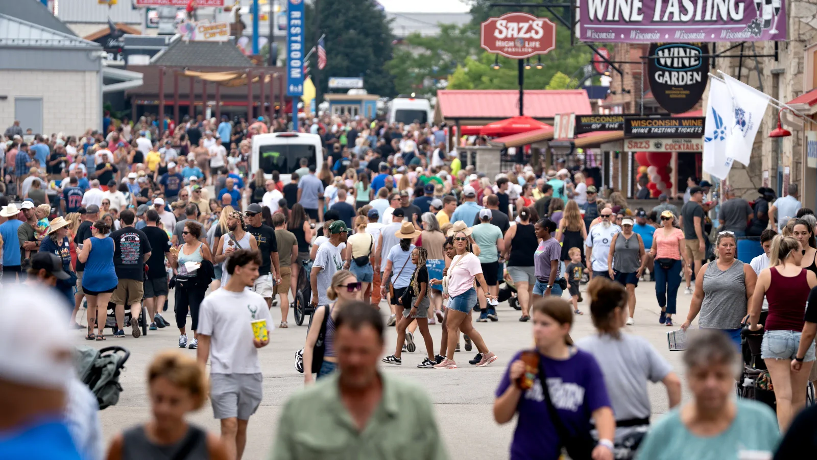 Mass brawl erupts on closing day of Wisconsin State Fair, prompting police response