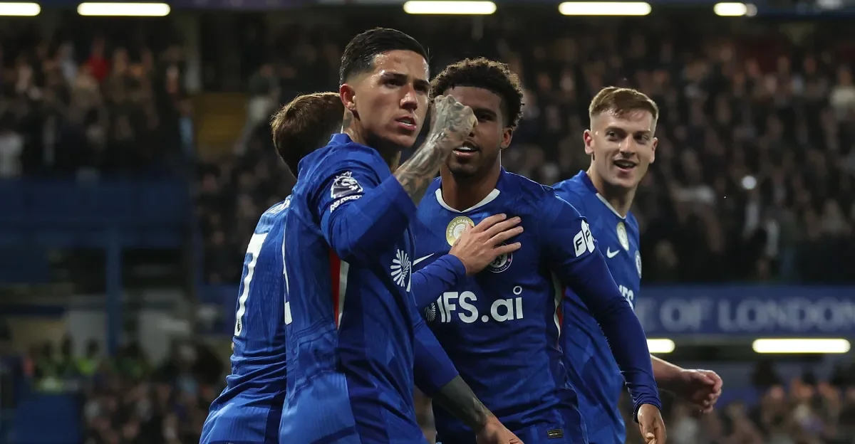 Chelsea edge Spurs 2-1 as Fernández sparks win and Santos seals it