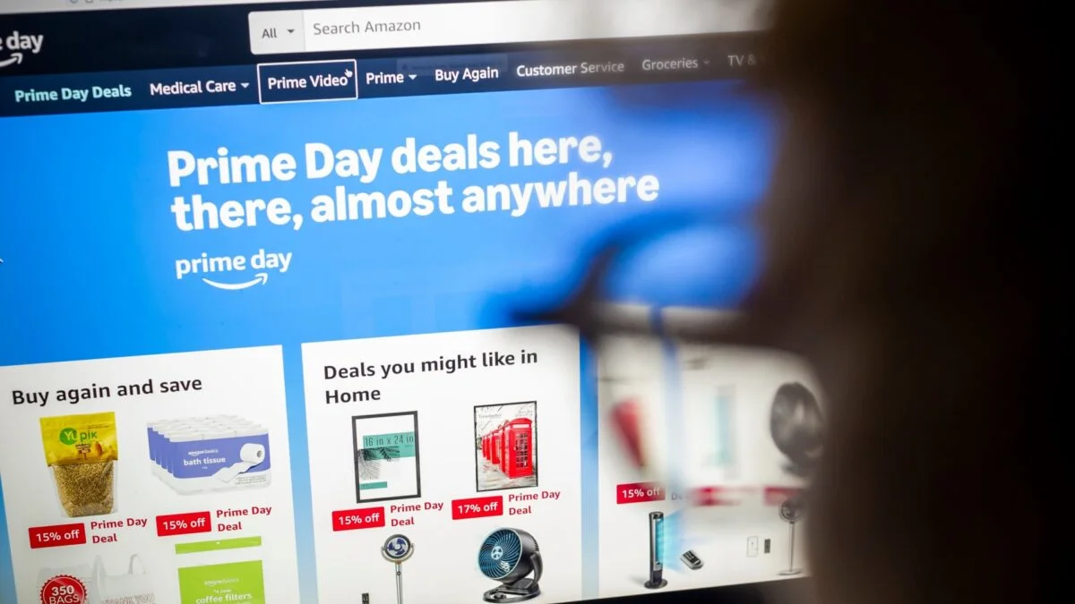 A Browser Extension to Filter Knockoffs on Amazon