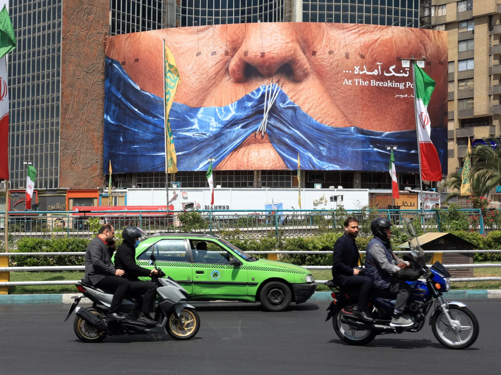 Iran’s 14-Point Peace Plan Tests Trump’s War-End Prospects