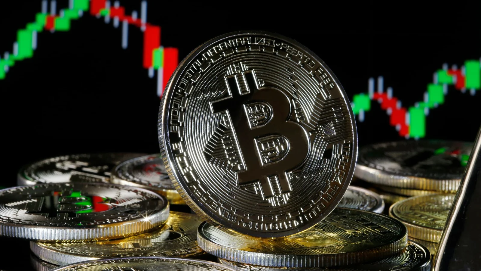 Bitcoin Surges Amid Debt Ceiling Deal Anticipation.