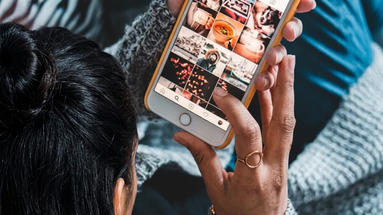 The Filter Loop: How Endless Instagram Scrolling Warps Body Image
