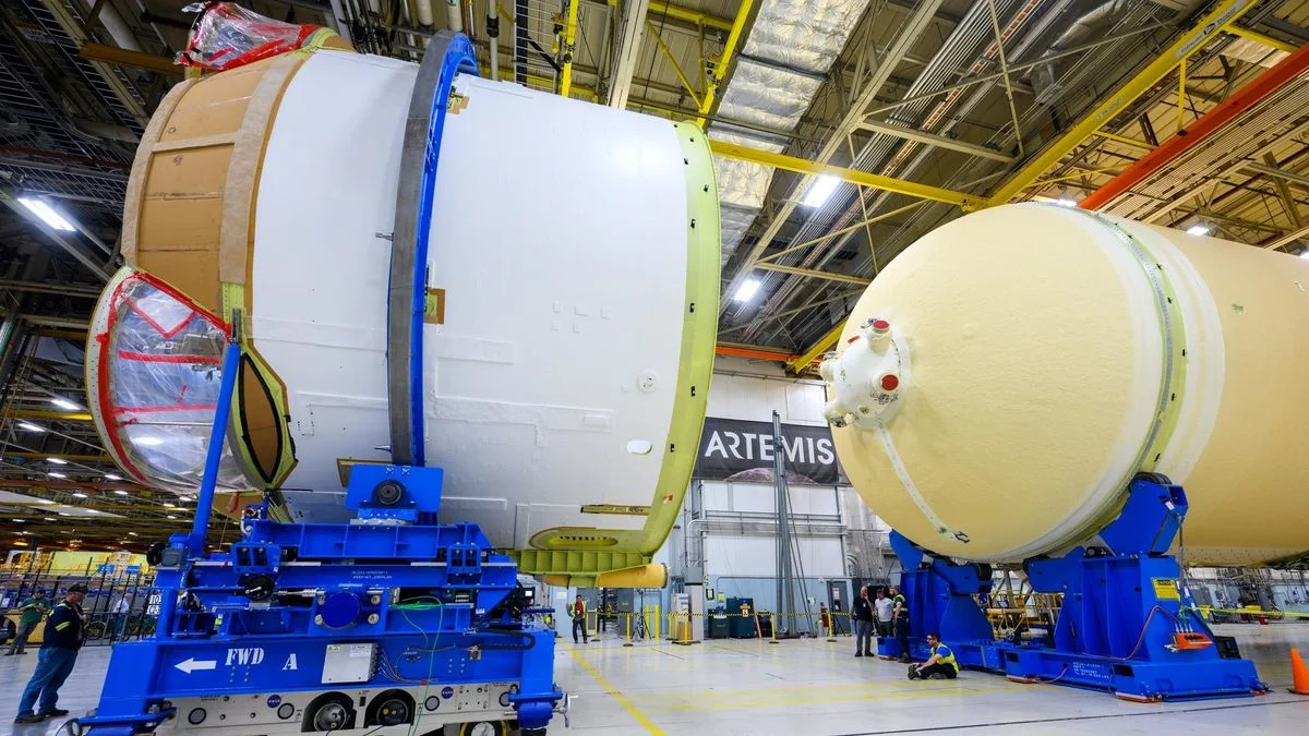 NASA's Artemis 2 rocket assembly for moon mission (video)