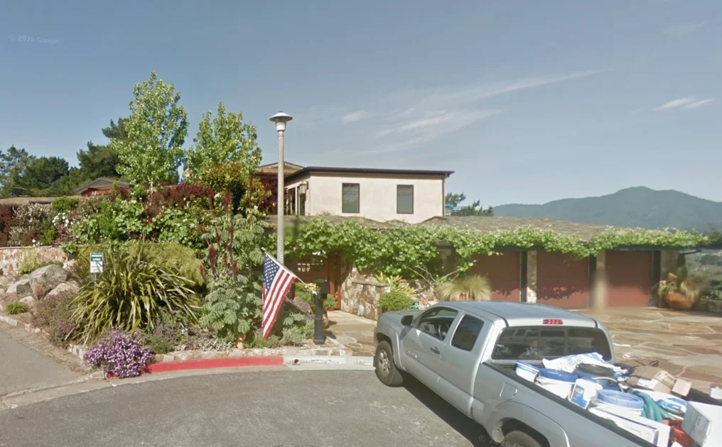 Bay Area Mansion Seeks Anthropic Equity in a Private-Deal Swap