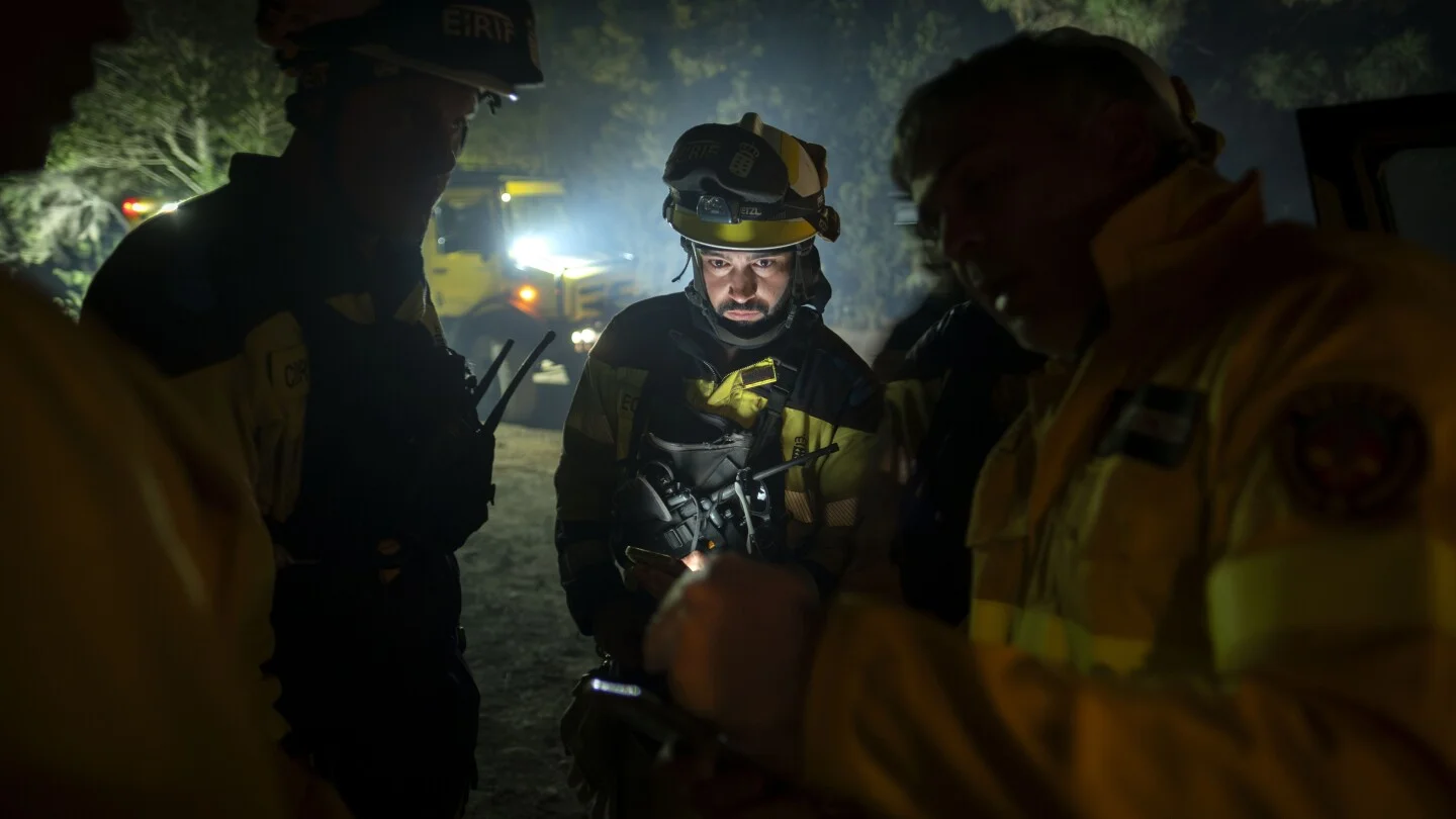 "Tenerife Wildfire Rages, Forcing Evacuations and Challenging Firefighters"