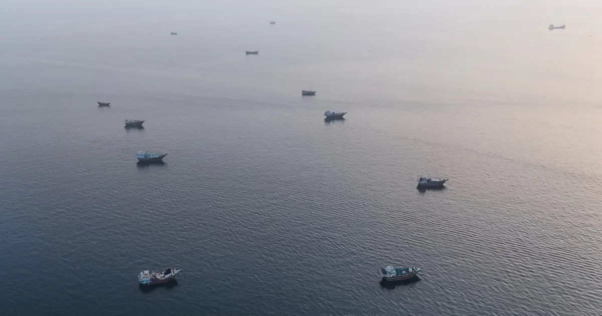 Oil rises on renewed US-Iran clashes heightening Hormuz risk