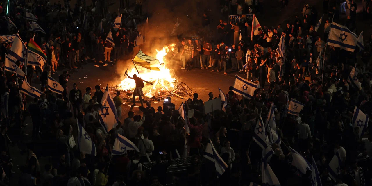 Netanyahu Halts Judicial Overhaul Plan Amidst Intense Protests.