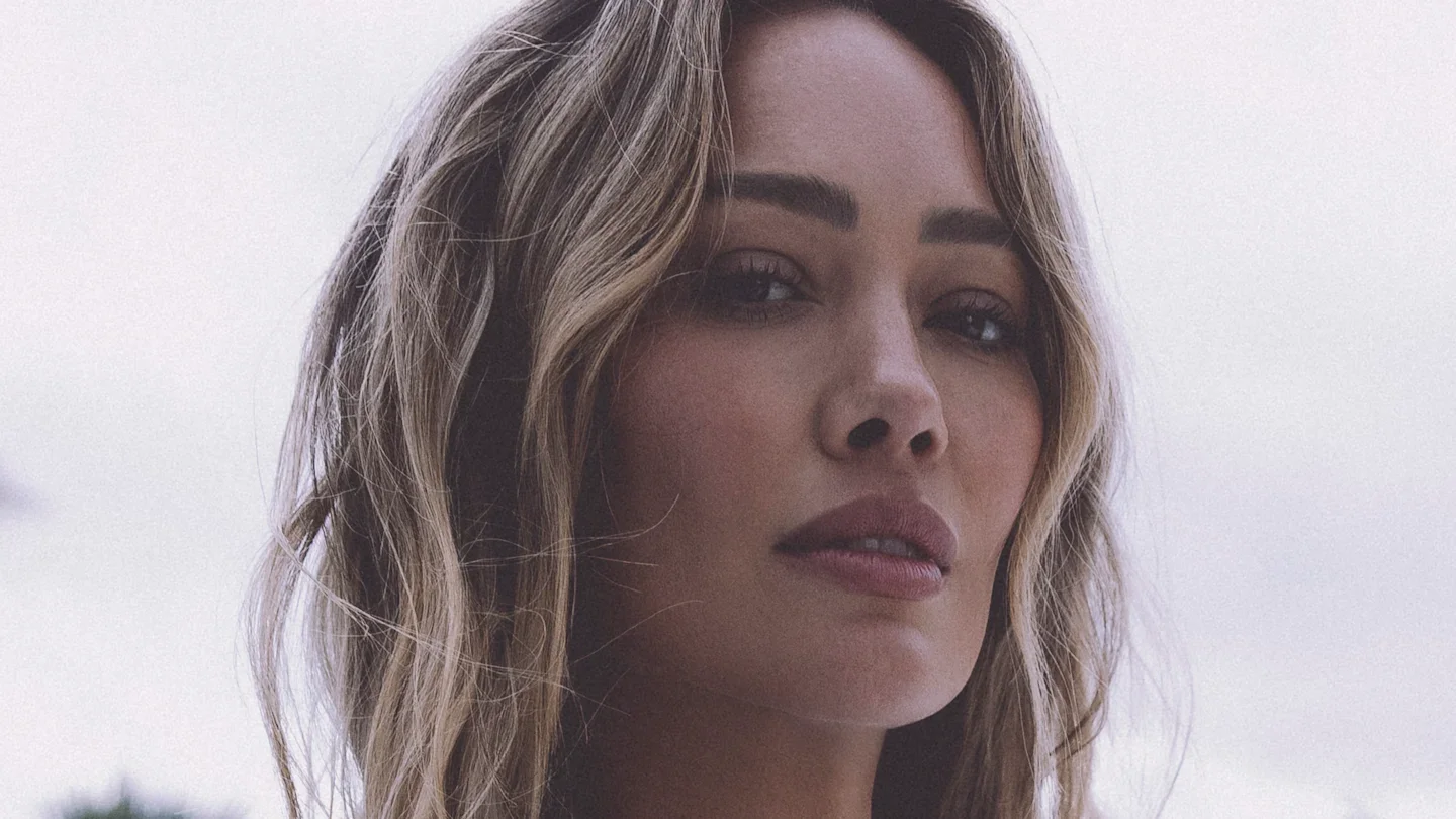 Hilary Duff Dazzles in South Caicos for 2026 SI Swimsuit Issue
