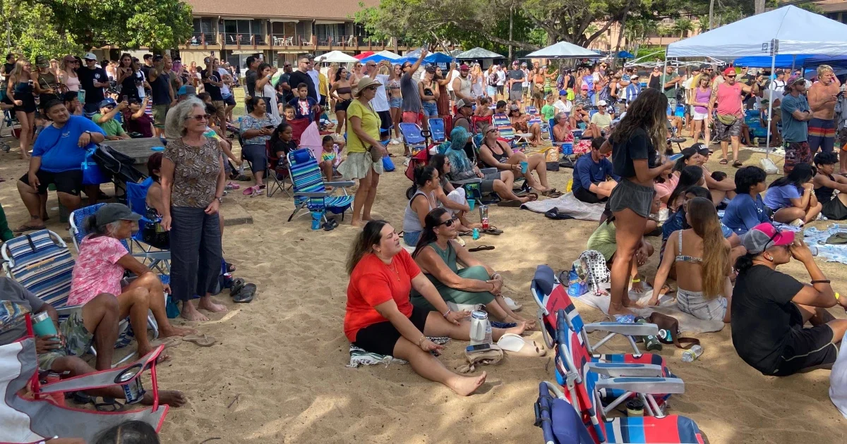 "Spontaneous Concert in Lahaina Brings Joy and Relief Amid Wildfire"