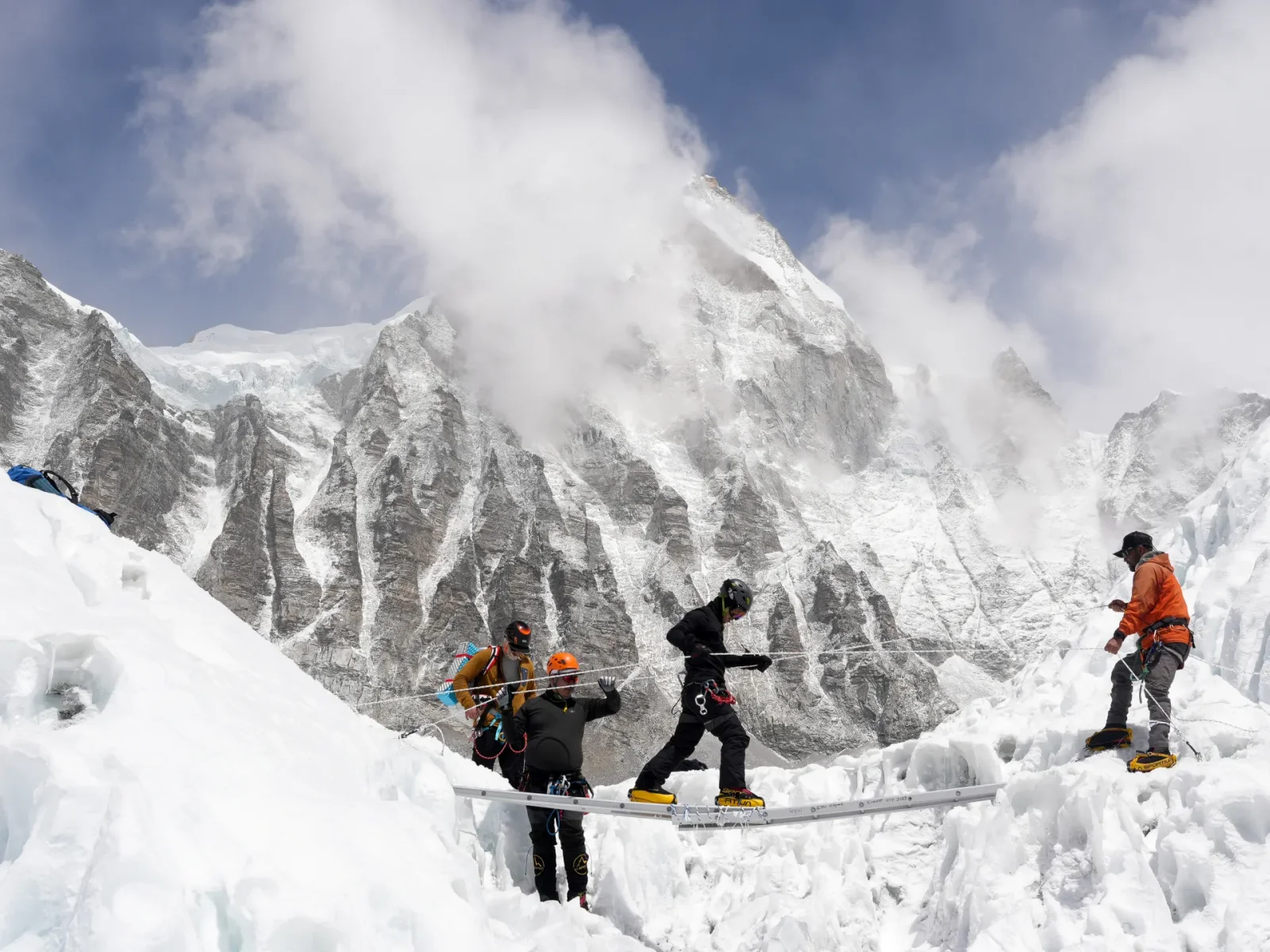 Overcrowding on Everest Turns Deadly as Indian Climbers Die