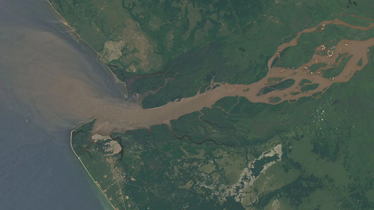 Congo River Freshwater Plume Carried Offshore by Ocean Eddies