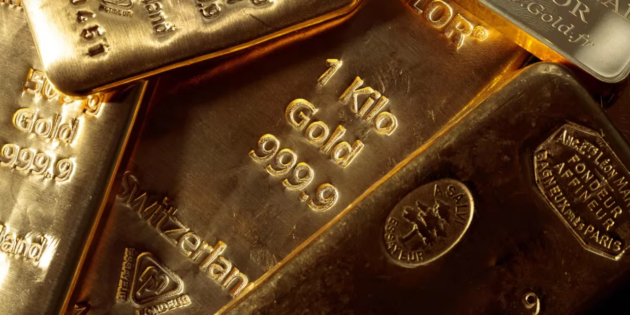 JPMorgan's acquisition of First Republic boosts gold and silver prices.
