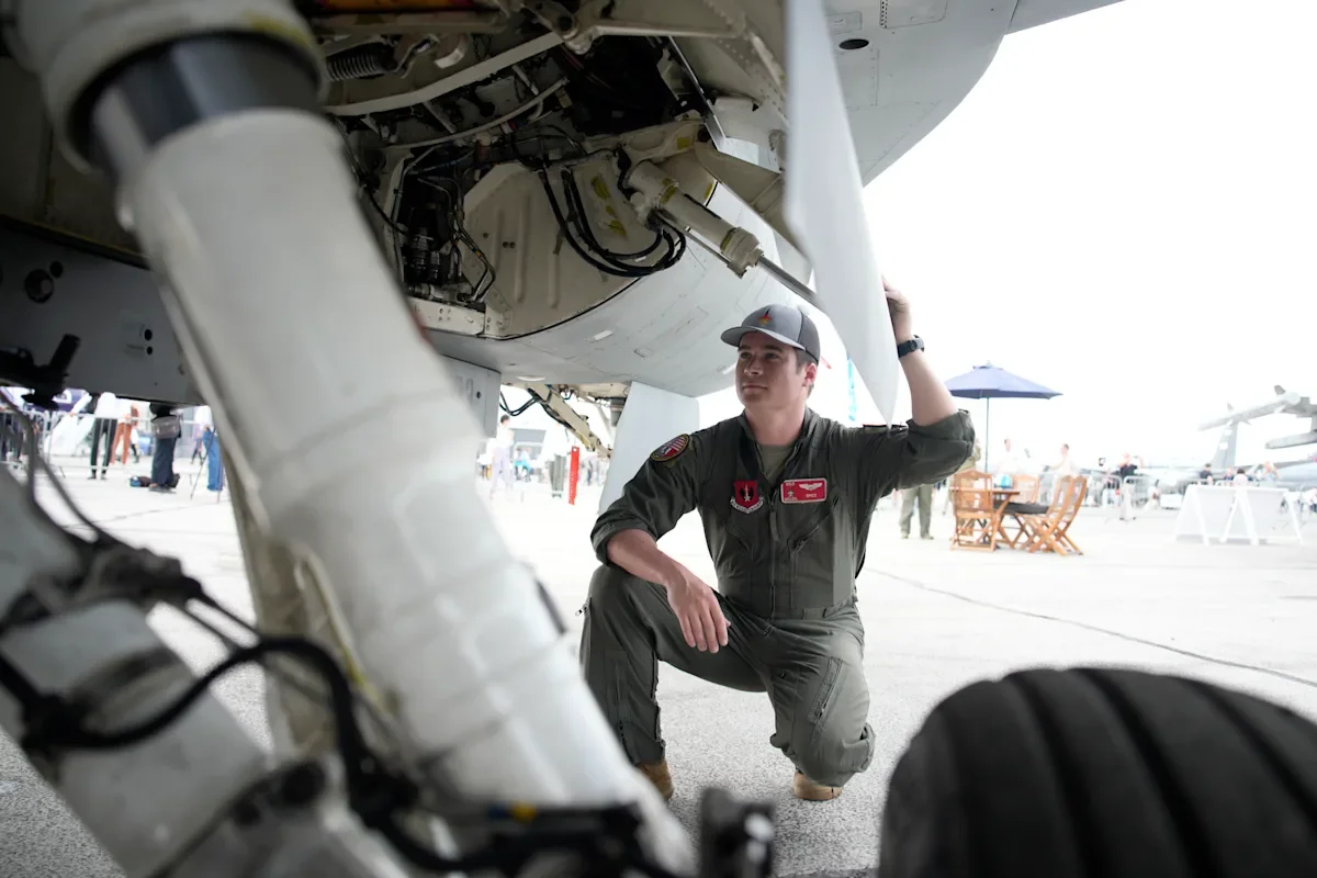 Ukraine's plea for F-16s faces delays and training challenges.