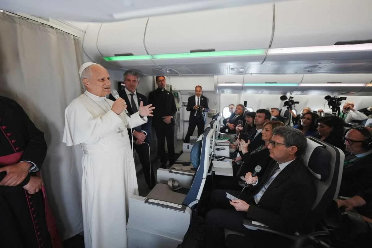 Pope Leo Highlights Human Cost of War, Calls for Peace
